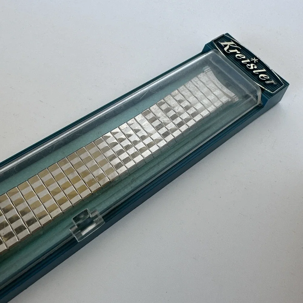 Vintage Kreisler Dura-Flex Watch Band Silver Tone Expansion Strap It Twists NOS